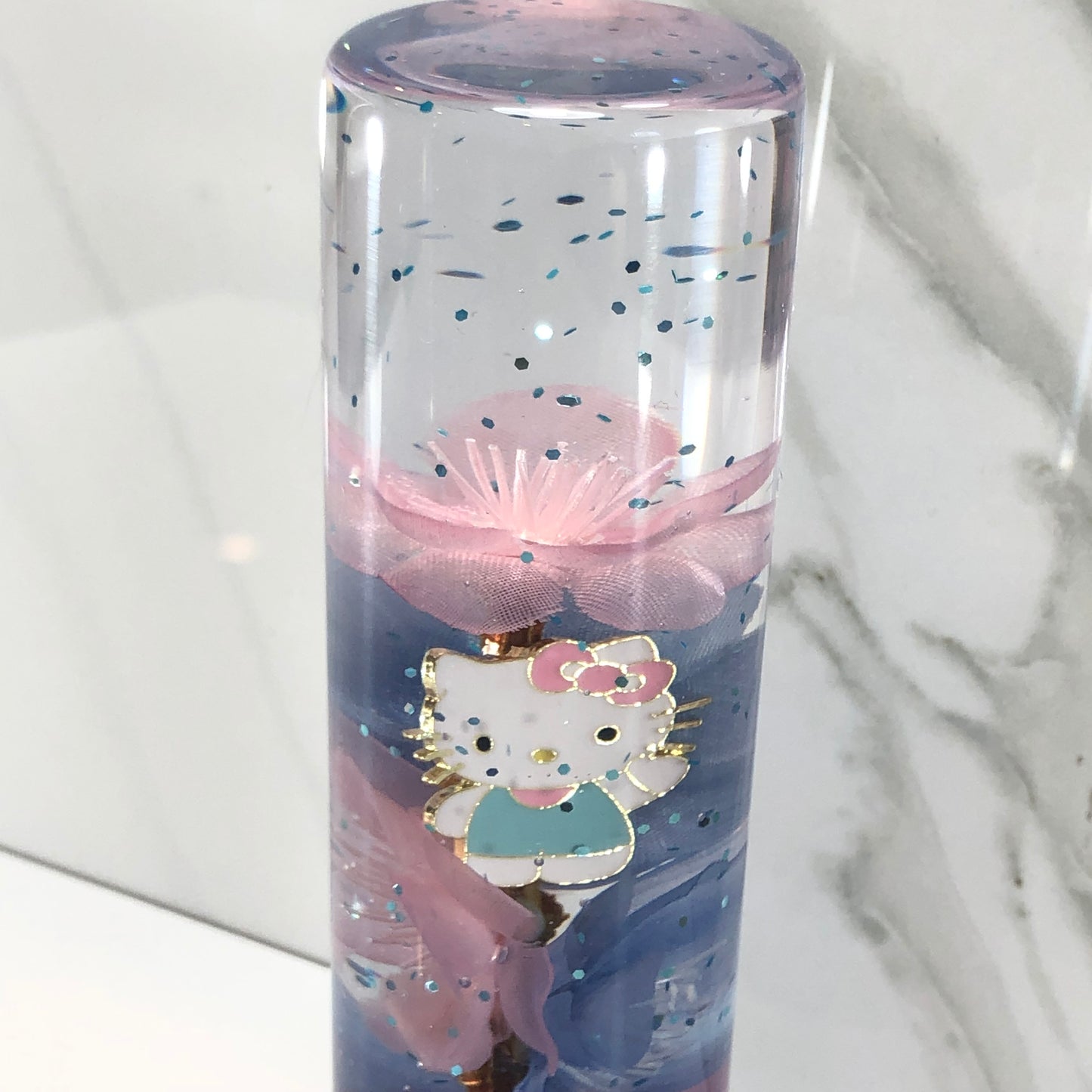 Mr__Grip 5 3/4 inch resin hello kitty light pink and light blue cherry blossom #514